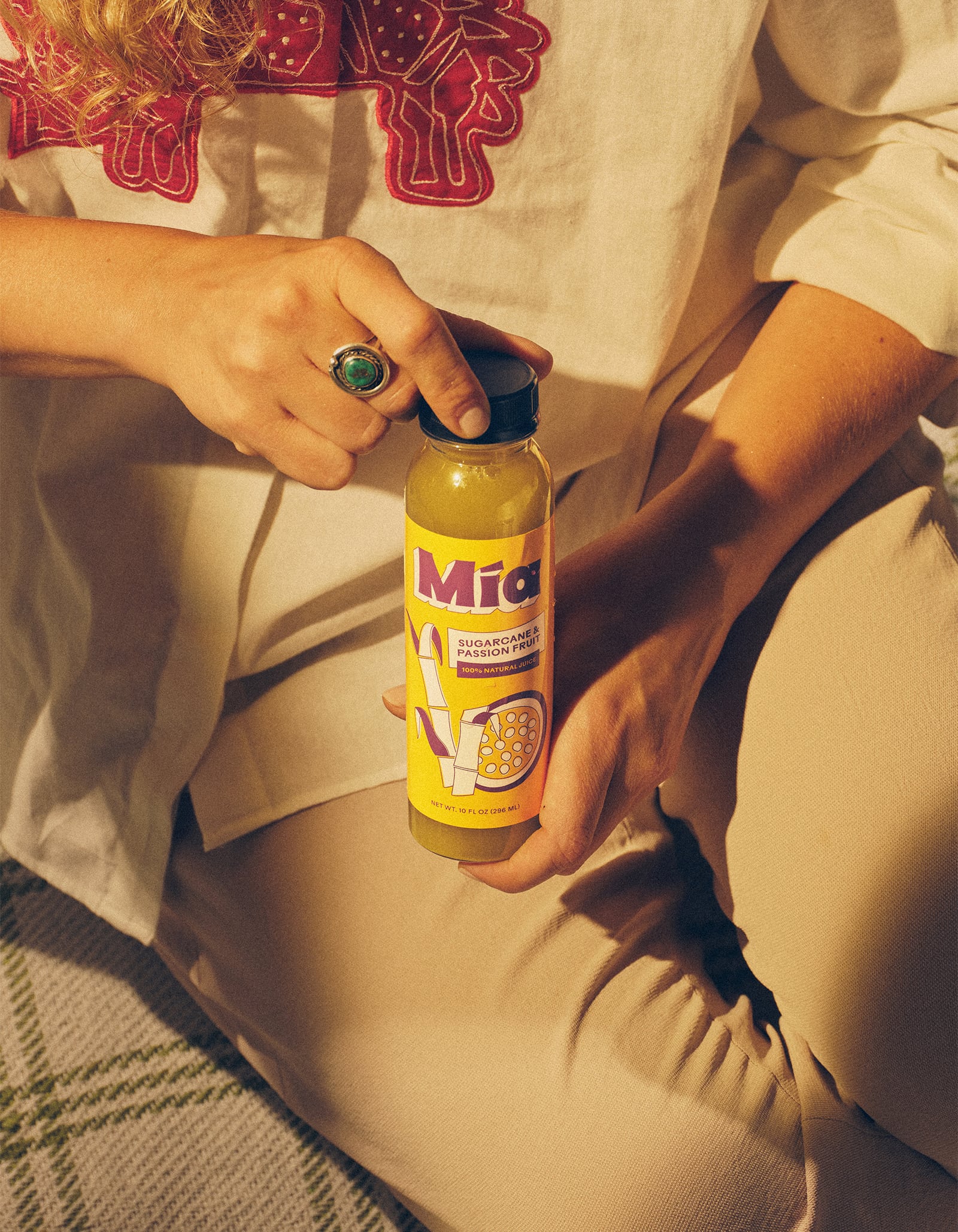 Mía sugarcane juice bottles, food and beverage packaging design for a New York brand