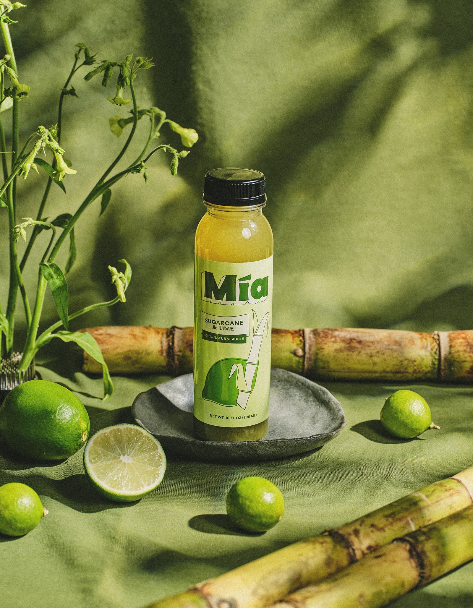 Mía sugarcane juice bottles, food and beverage packaging design for a New York brand
